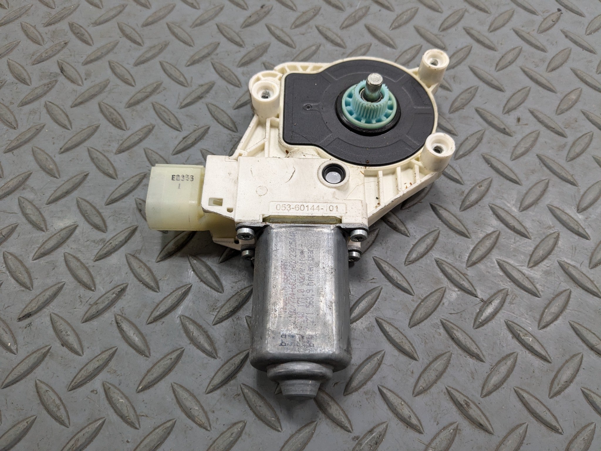 2014 - 2016 BMW 528I OEM POWER WINDOW REGULATOR MOTOR REAR LEFT DRIVER SIDE