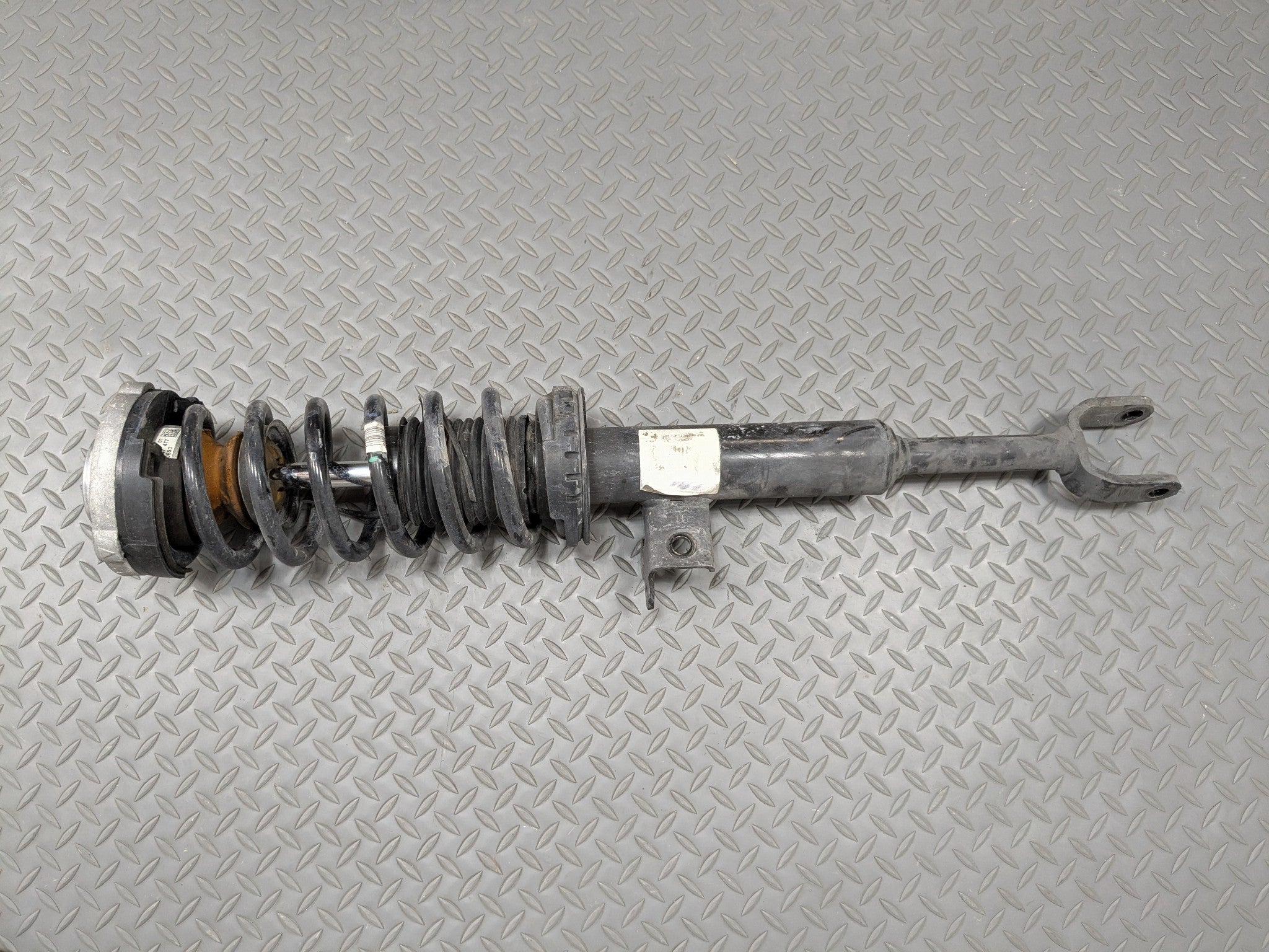 2014 - 2016 BMW 528I OEM STRUT SHOCK SPRING ABSORBER FRONT RIGHT PASSENGER SIDE