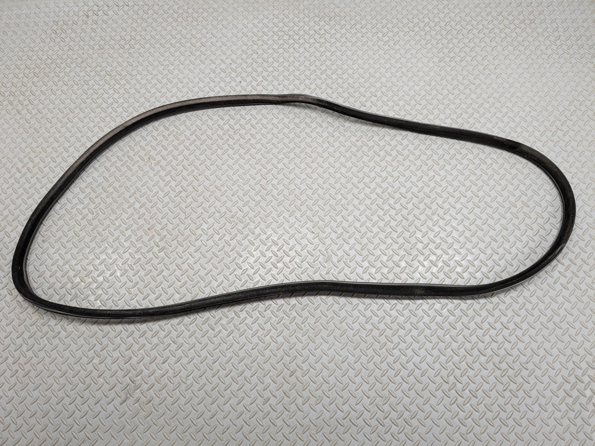 2014 - 2016 BMW 528I OEM DOOR SEAL WEATHER STRIPPING RUBBER FRONT RIGHT SIDE