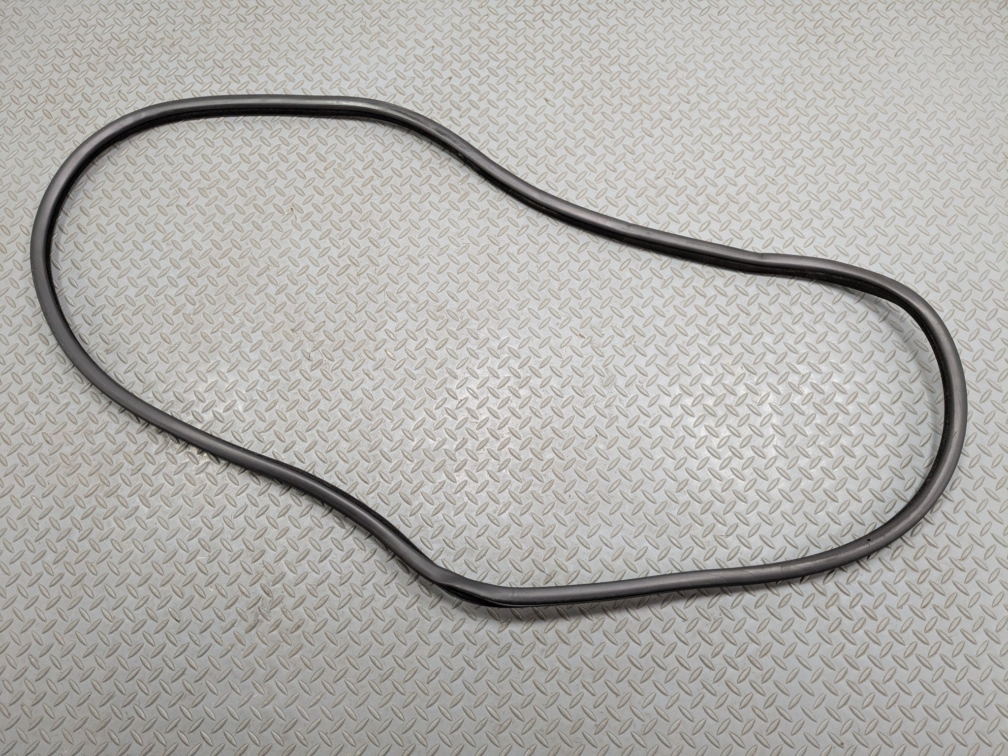 2014 - 2016 BMW 528I OEM DOOR SEAL WEATHER STRIPPING RUBBER FRONT RIGHT SIDE