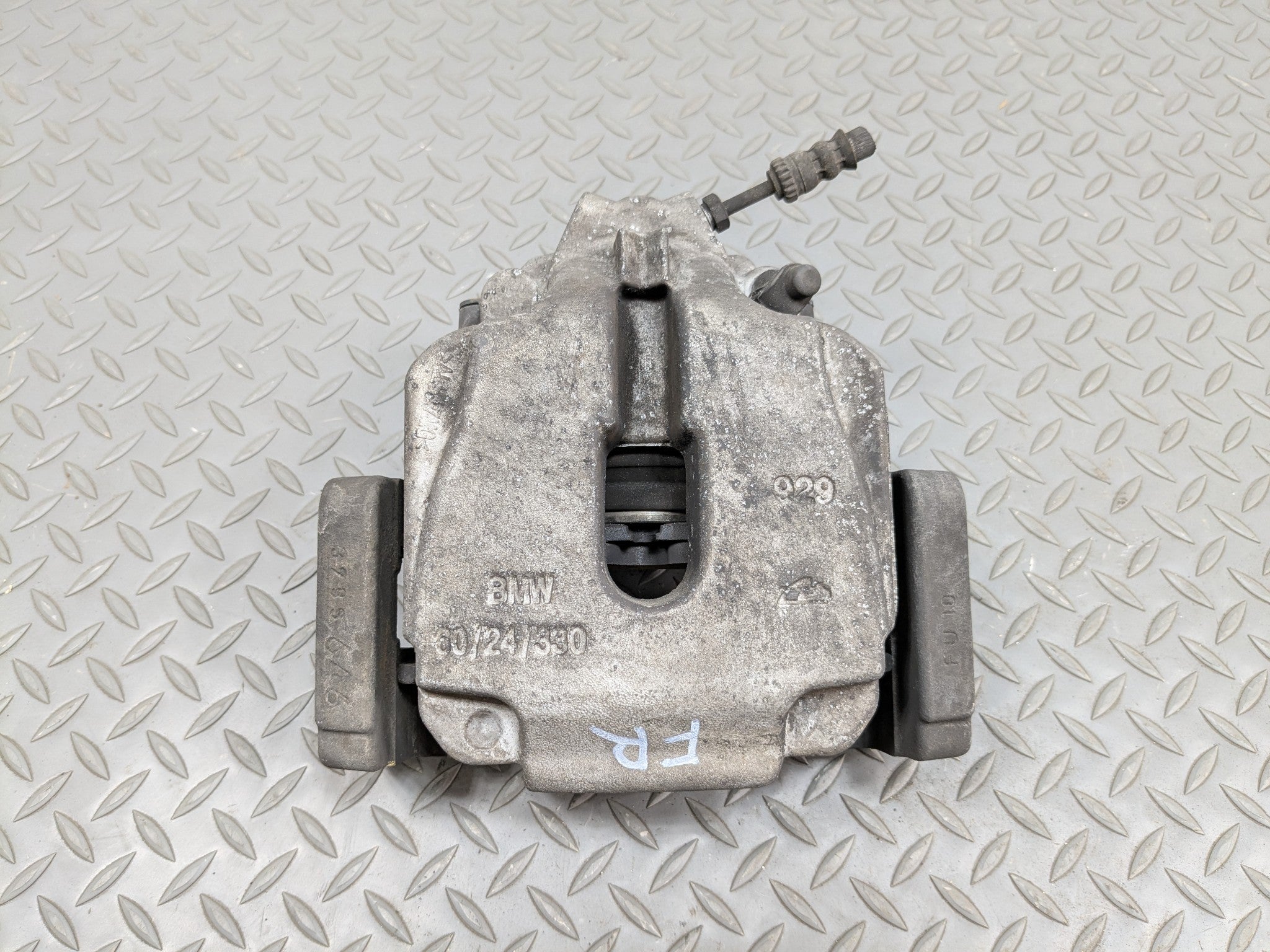 2014 - 2016 BMW 528I OEM BRAKE CALIPER ASSEMBLY FRONT RIGHT PASSENGER SIDE RWD