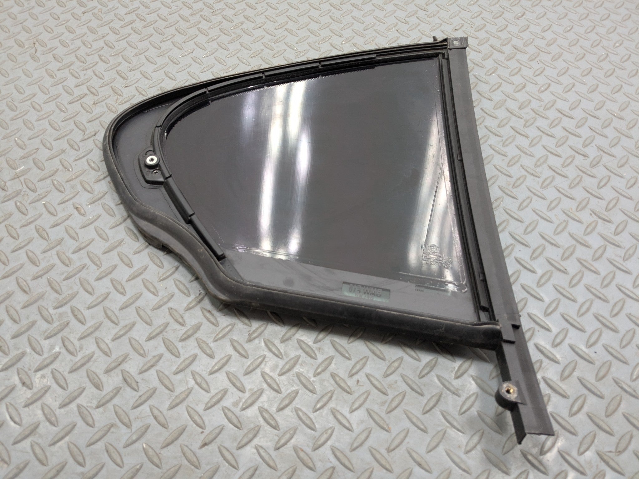 2014 - 2016 BMW 528I OEM WINDOW VENT GLASS WITH PRIVACY TINT REAR LEFT SIDE