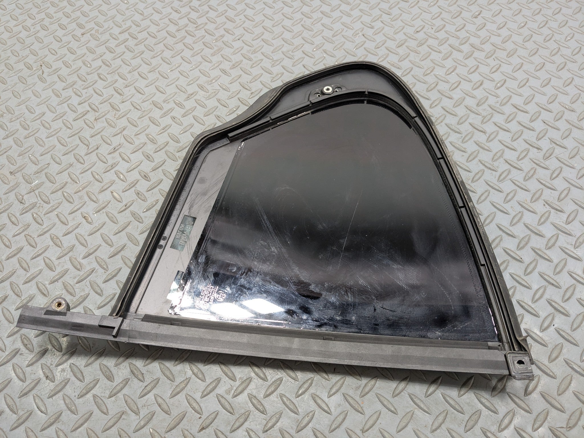2014 - 2016 BMW 528I OEM WINDOW VENT GLASS WITH PRIVACY TINT REAR LEFT SIDE