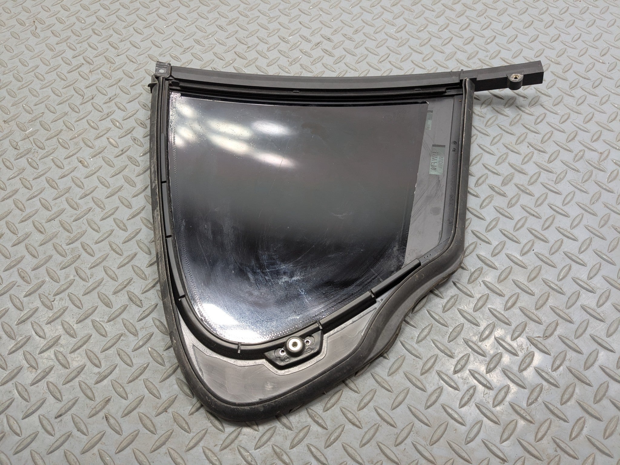 2014 - 2016 BMW 528I OEM WINDOW VENT GLASS WITH PRIVACY TINT REAR LEFT SIDE