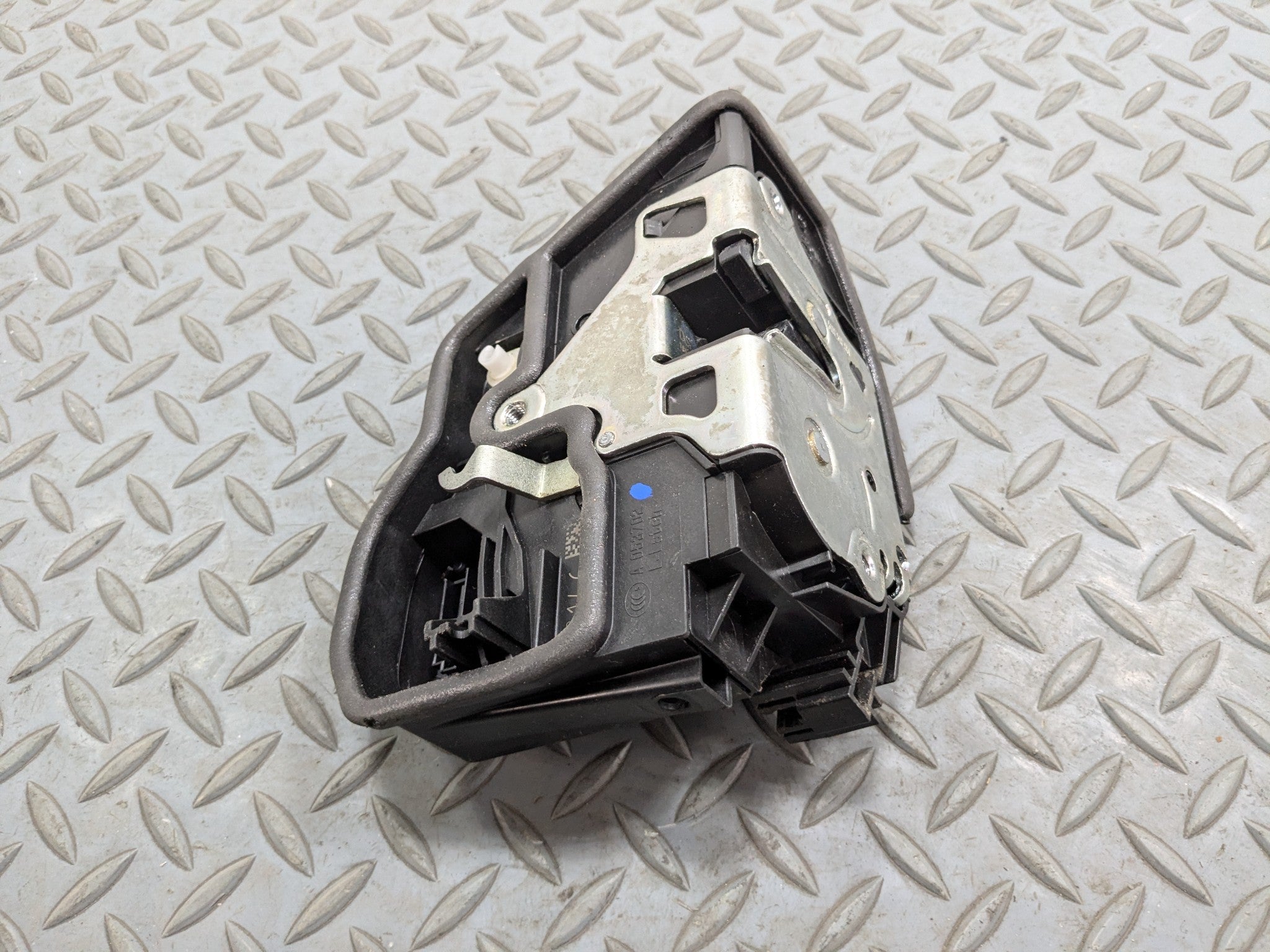 2014 - 2016 BMW 528I OEM DOOR LATCH LOCK ACTUATOR FRONT RIGHT PASSENGER SIDE