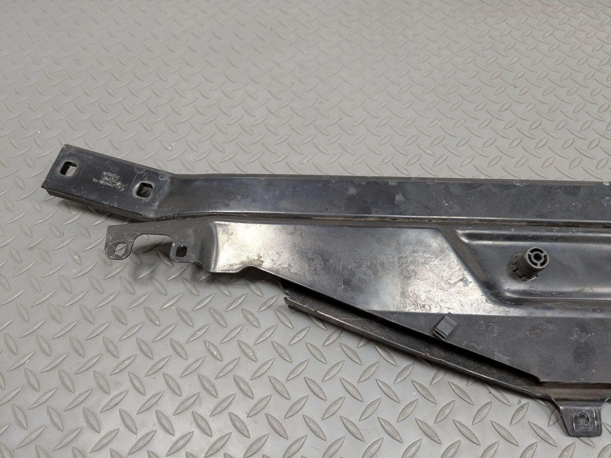 2014 - 2016 BMW 528I OEM RADIATOR SUPPORT MOUNT BRACKET TIE BAR FRONT UPPER