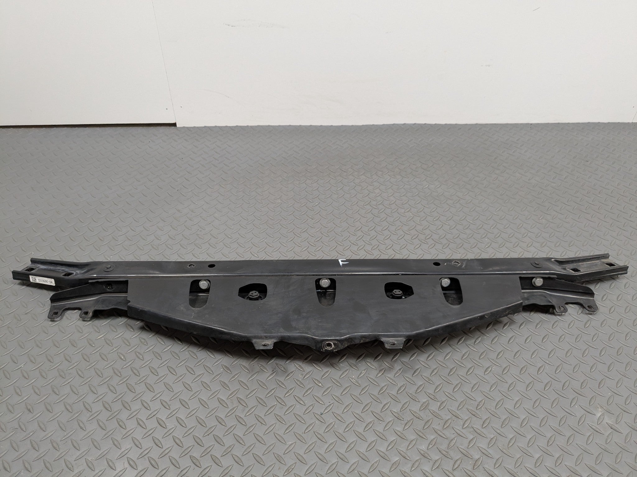 2014 - 2016 BMW 528I OEM RADIATOR SUPPORT MOUNT BRACKET TIE BAR FRONT UPPER