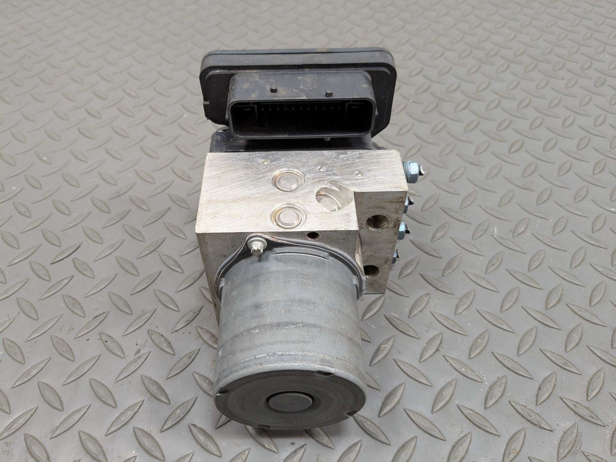 2014 - 2016 BMW 528I OEM ABS ANTI LOCK BRAKE PUMP MODULE ASSEMBLY 2.0L