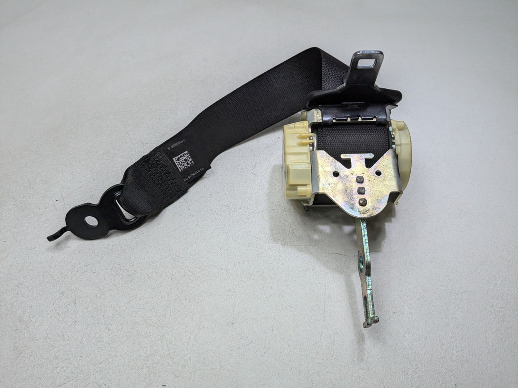 2014 - 2016 BMW 528I OEM SEAT BELT RETRACTOR REAR LEFT DRIVER SIDE