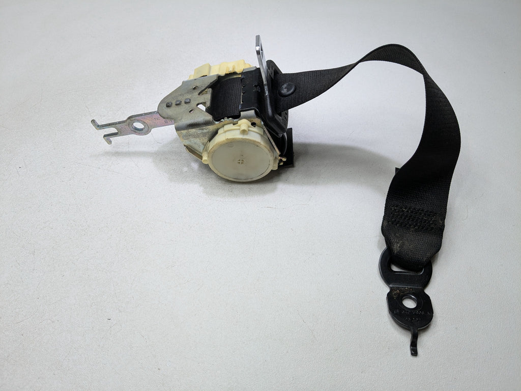 2014 - 2016 BMW 528I OEM SEAT BELT RETRACTOR REAR LEFT DRIVER SIDE