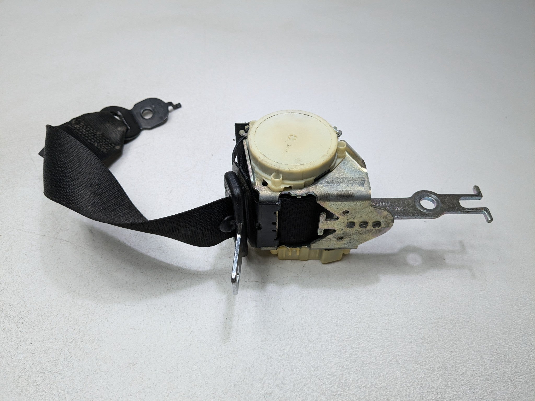 2014 - 2016 BMW 528I OEM SEAT BELT RETRACTOR REAR RIGHT PASSENGER SIDE