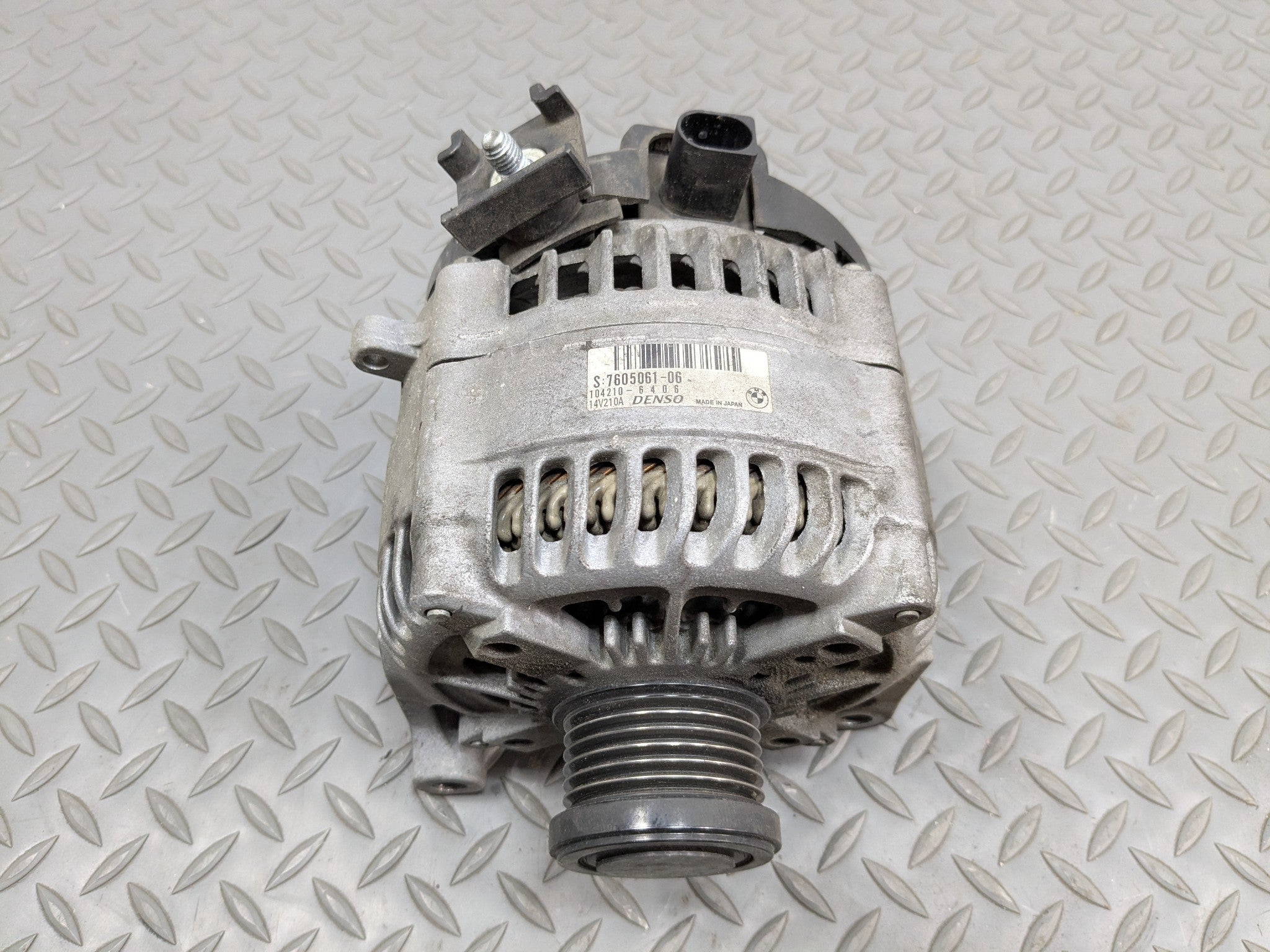 2014 - 2016 BMW 528I OEM ALTERNATOR ENGINE MOTOR POWER GENERATOR ASSEMBLY