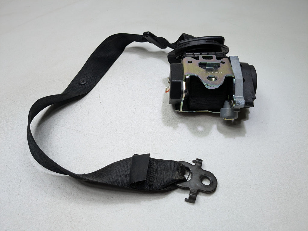2014 - 2016 BMW 528I OEM SEAT BELT RETRACTOR FRONT LEFT DRIVER SIDE