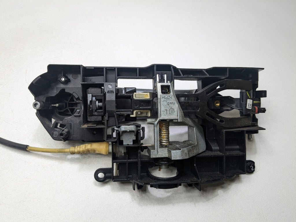 2014 - 2016 BMW 528I OEM EXTERIOR DOOR HANDLE REAR LEFT DRIVER SIDE