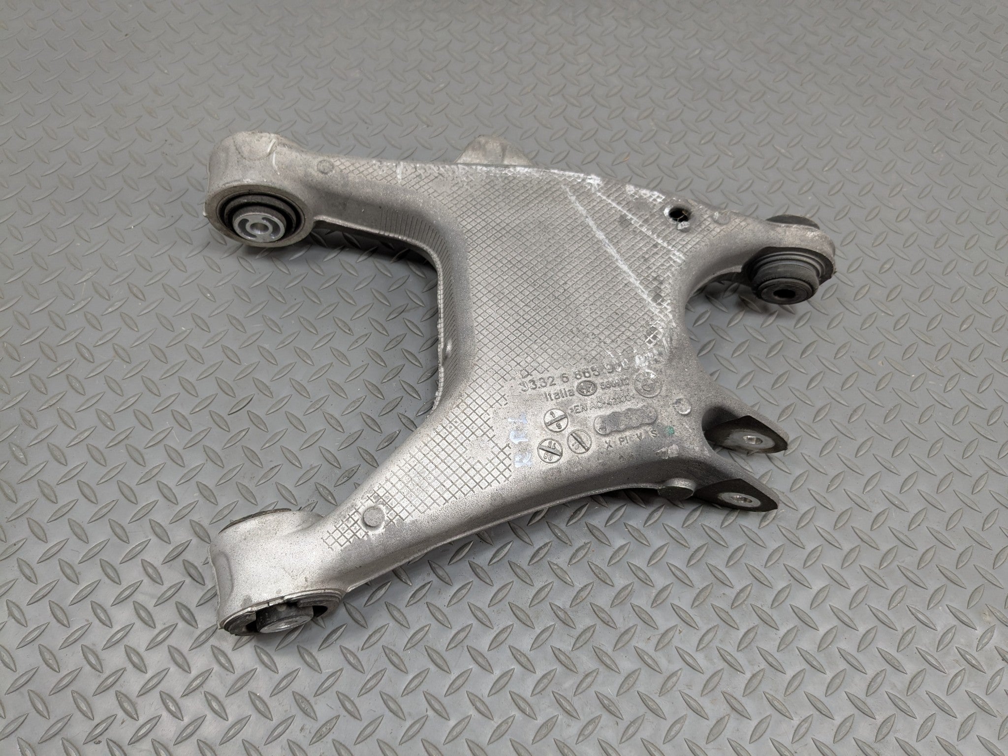 2014 - 2016 BMW 528I OEM LOWER CONTROL ARM REAR RIGHT PASSENGER SIDE