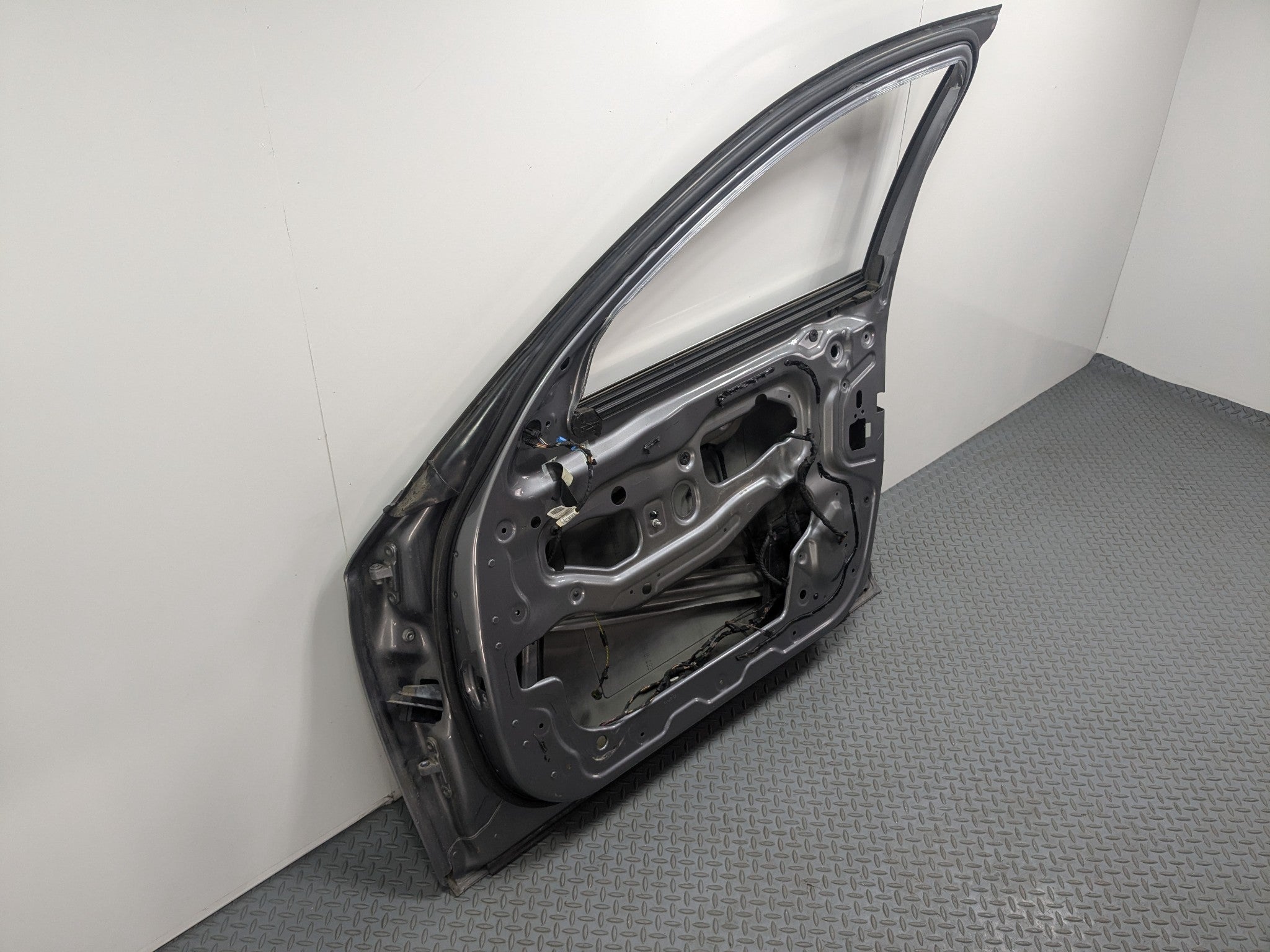 2014 - 2016 BMW 528I OEM DOOR SHELL PANEL MINERAL GRAY METALLIC FRONT RIGHT SIDE