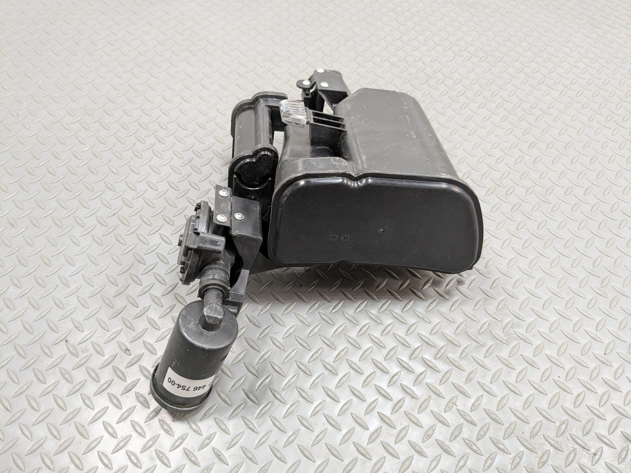 2014 - 2016 BMW 528I OEM FUEL VAPOR GAS CHARCOAL EVAPORATOR CANISTER