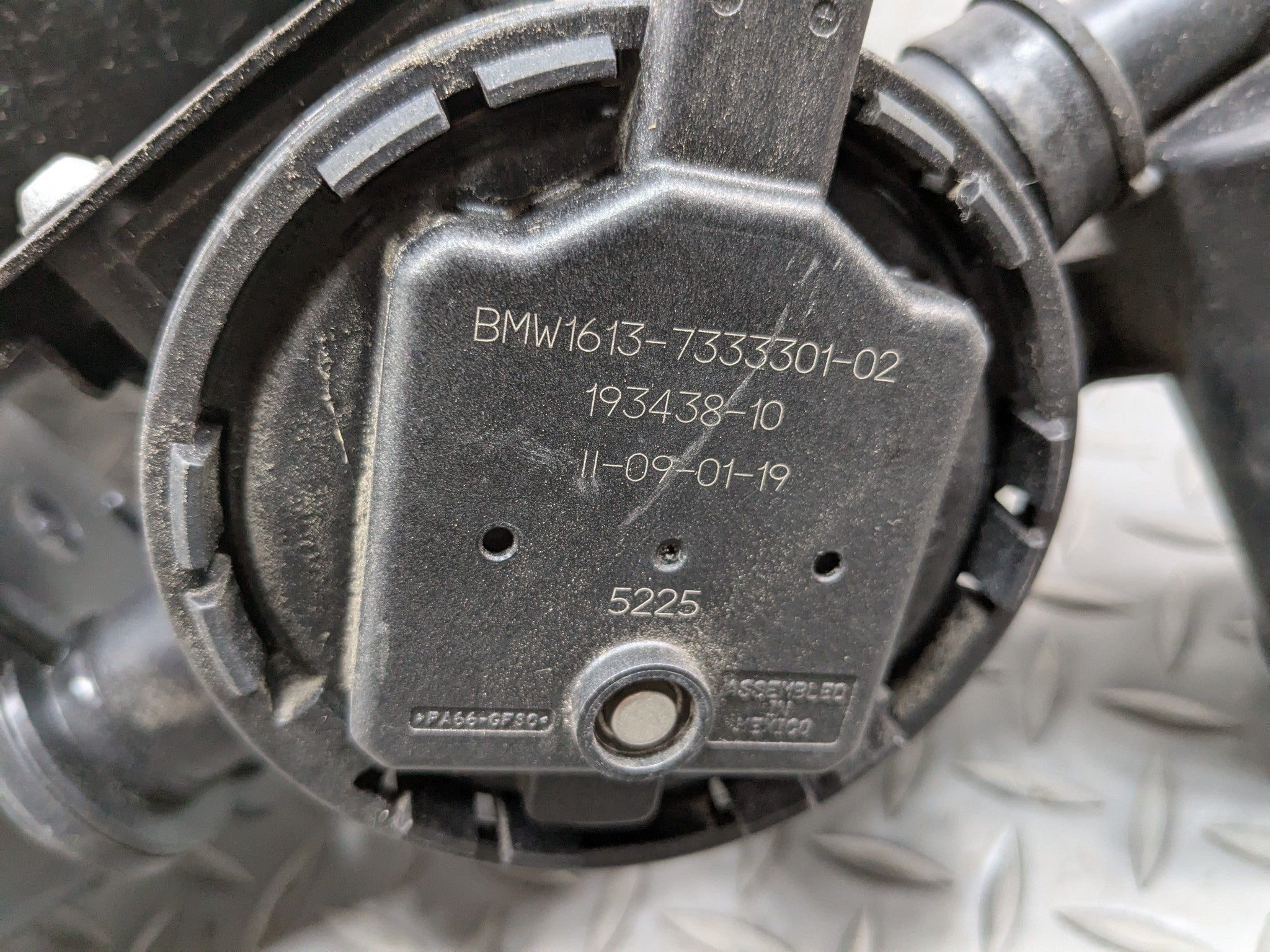 2014 - 2016 BMW 528I OEM FUEL VAPOR GAS CHARCOAL EVAPORATOR CANISTER