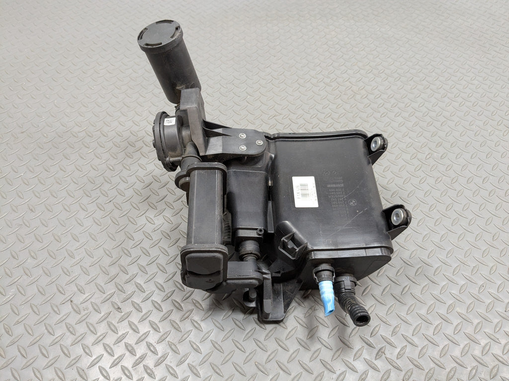 2014 - 2016 BMW 528I OEM FUEL VAPOR GAS CHARCOAL EVAPORATOR CANISTER