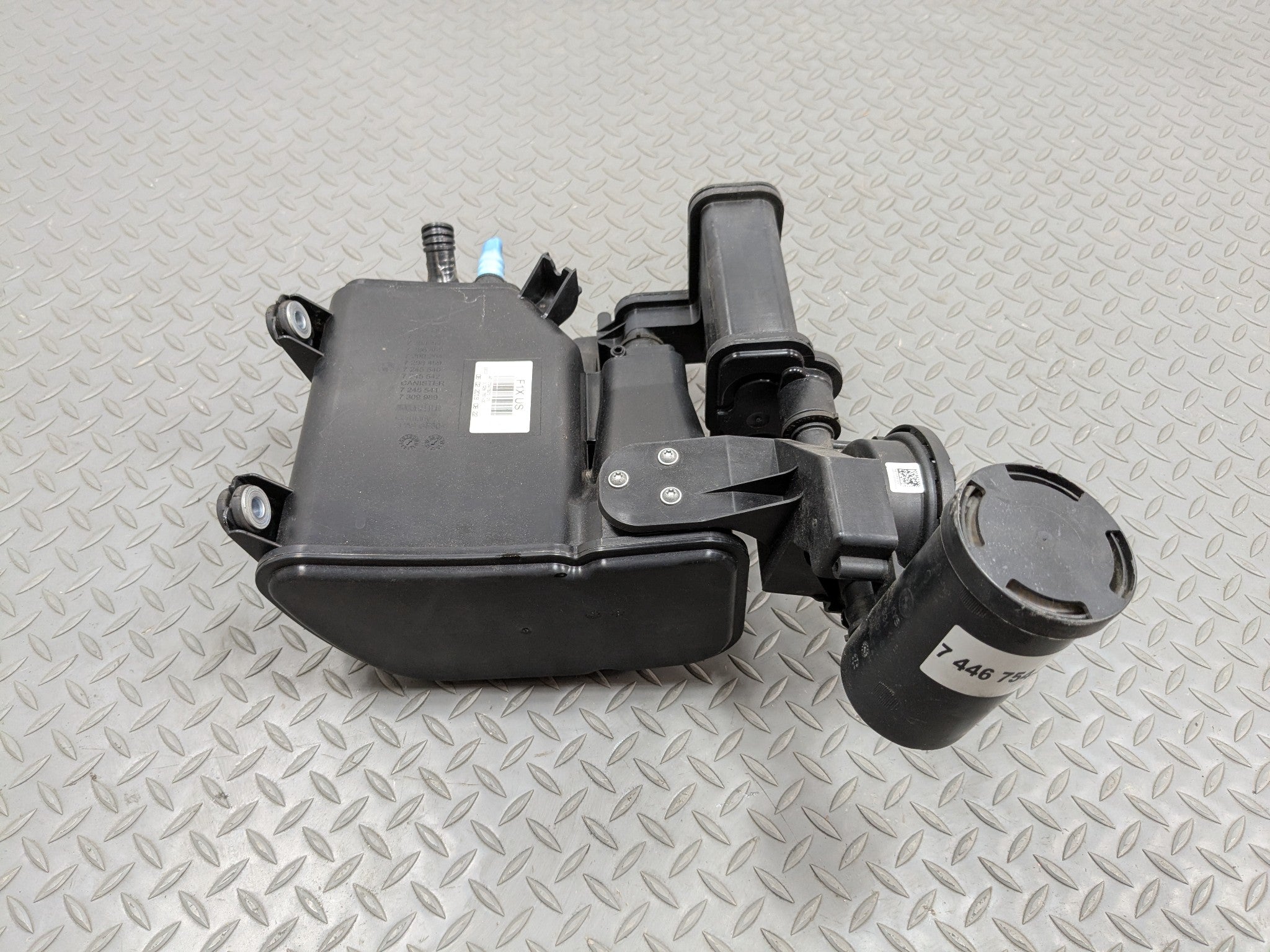 2014 - 2016 BMW 528I OEM FUEL VAPOR GAS CHARCOAL EVAPORATOR CANISTER