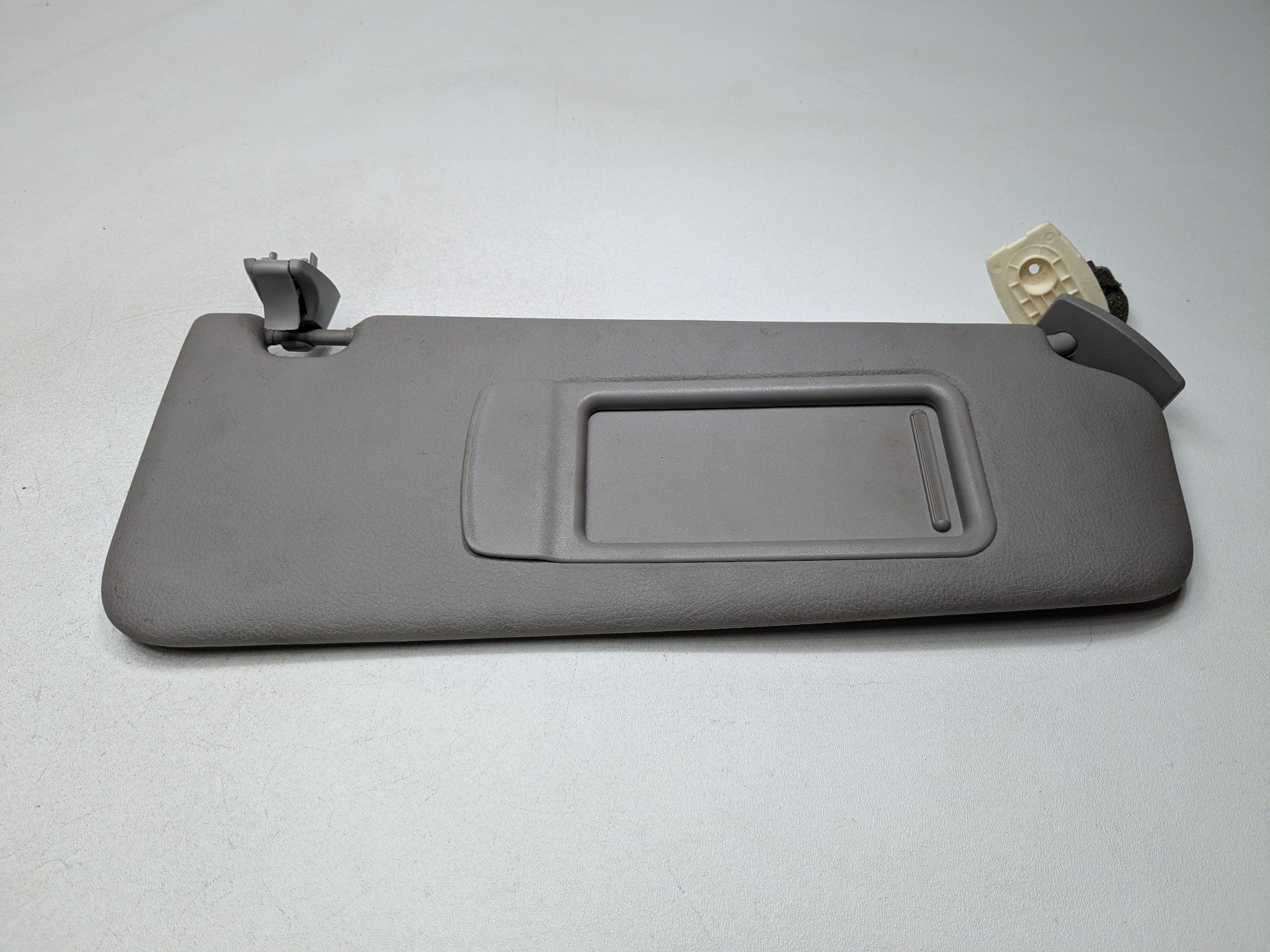 2014 - 2016 BMW 528I OEM INTERIOR SUN VISOR FRONT RIGHT PAASSENGER SIDE