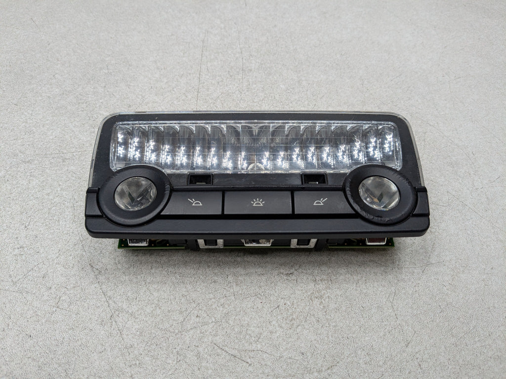2014 - 2016 BMW 528I OEM OVERHEAD DOME READING LIGHT LAMP REAR CENTER INTERIOR