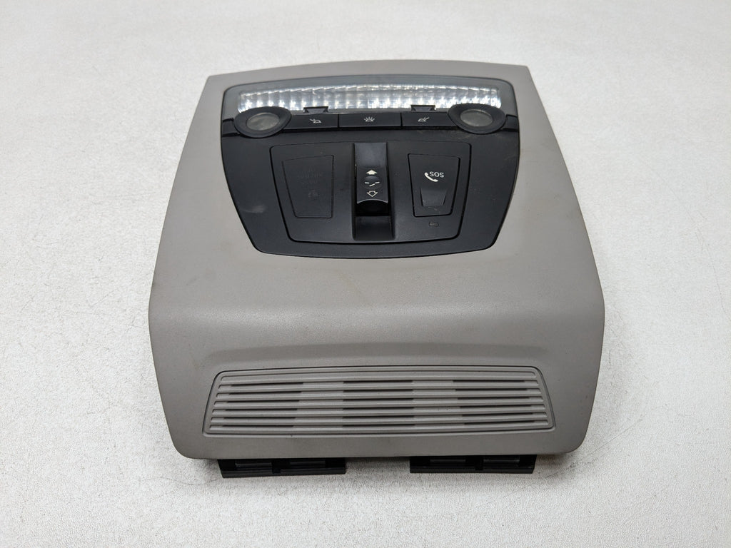 2014 - 2016 BMW 528I OEM OVERHEAD DOME READING LIGHT LAMP FRONT CENTER INTERIOR