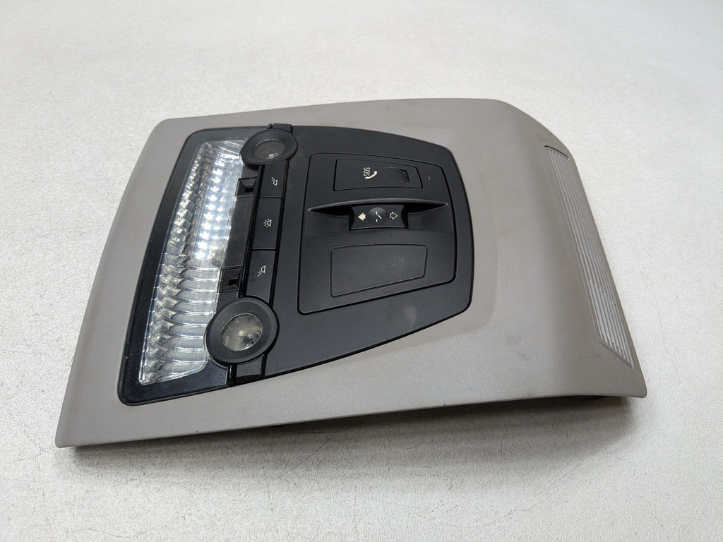 2014 - 2016 BMW 528I OEM OVERHEAD DOME READING LIGHT LAMP FRONT CENTER INTERIOR