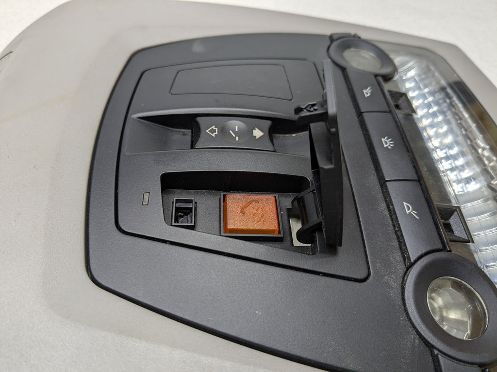 2014 - 2016 BMW 528I OEM OVERHEAD DOME READING LIGHT LAMP FRONT CENTER INTERIOR