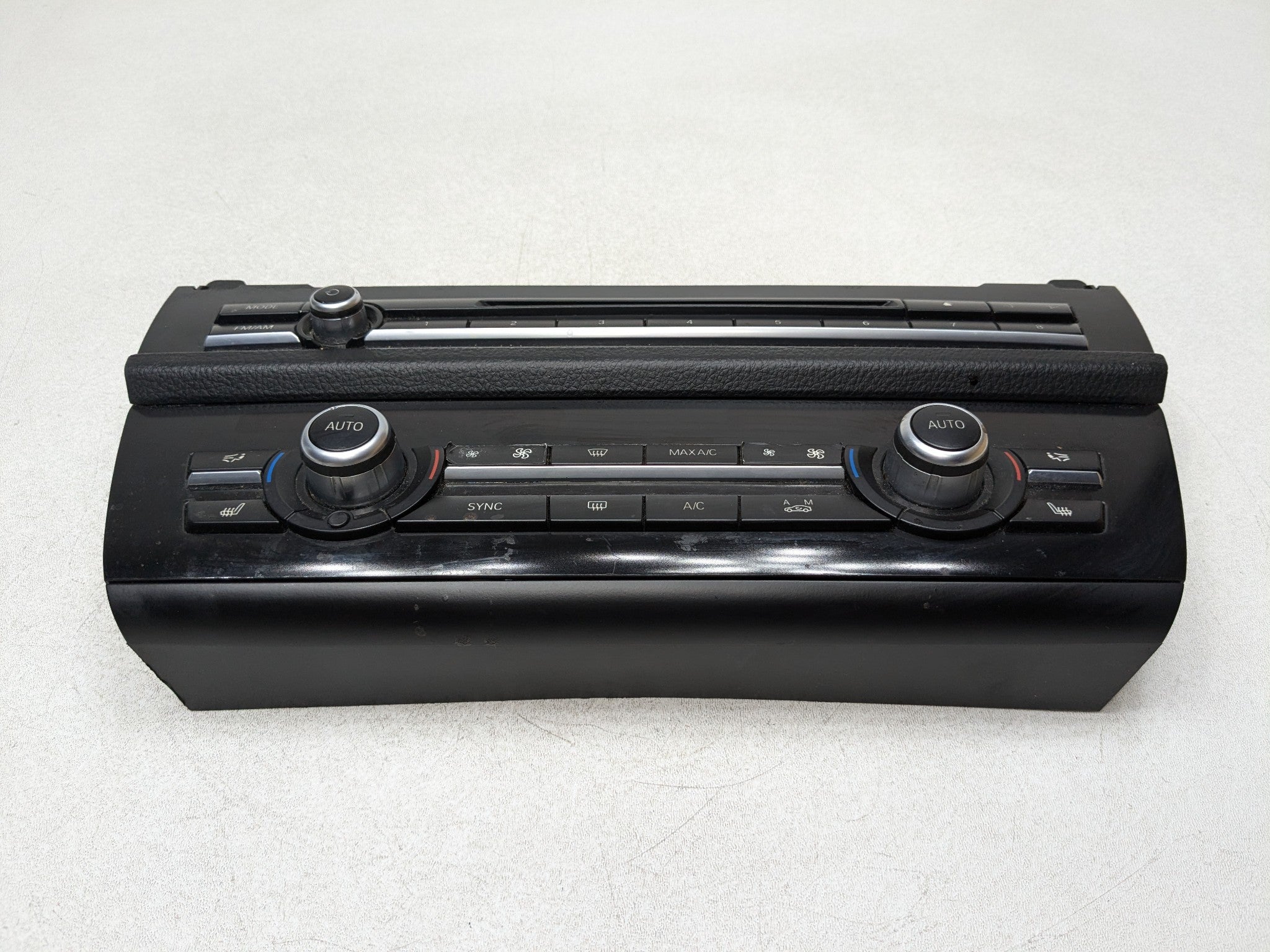 2014 - 2016 BMW 528I OEM CLIMATE HEATER RADIO AUDIO CONTROL UNIT BLACK