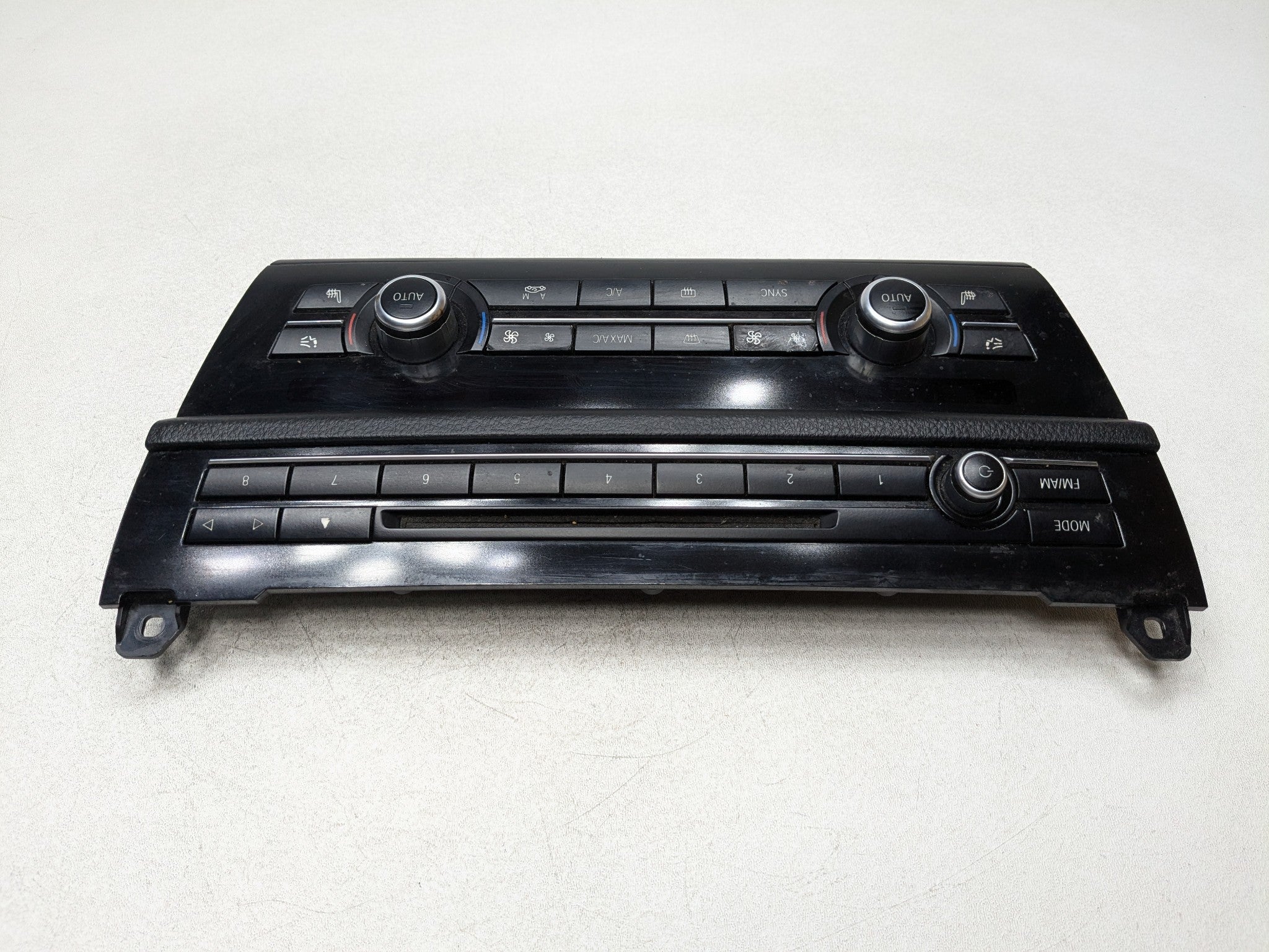 2014 - 2016 BMW 528I OEM CLIMATE HEATER RADIO AUDIO CONTROL UNIT BLACK
