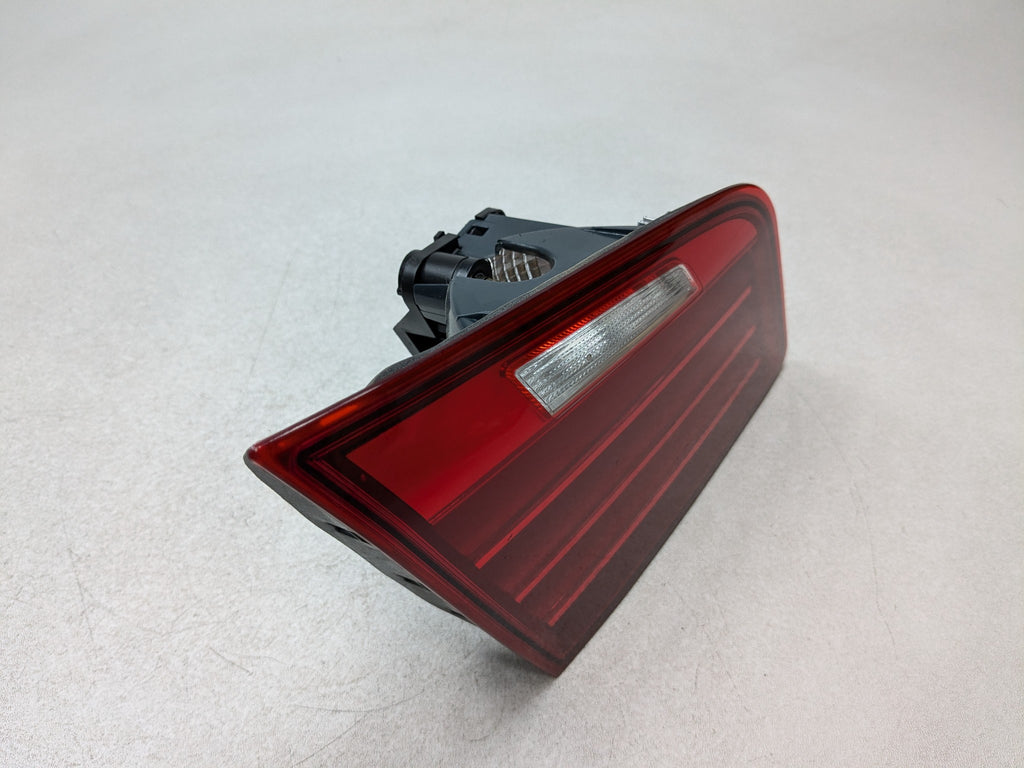 2014 - 2016 BMW 528I OEM TAIL LIGHT ASSEMBLY INNER LID MOUNTED REAR LEFT SIDE