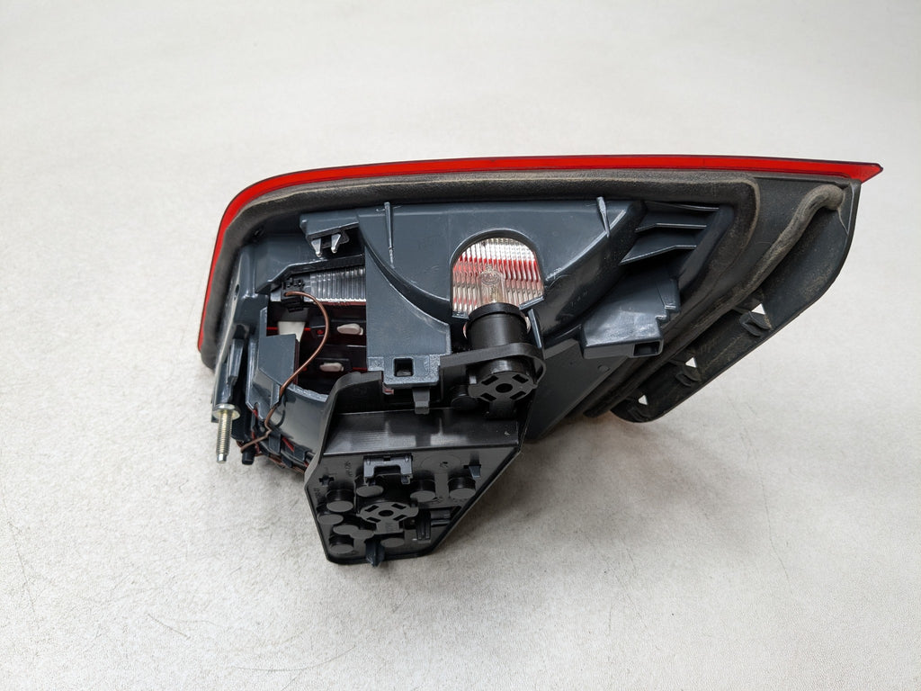 2014 - 2016 BMW 528I OEM TAIL LIGHT ASSEMBLY INNER LID MOUNTED REAR LEFT SIDE