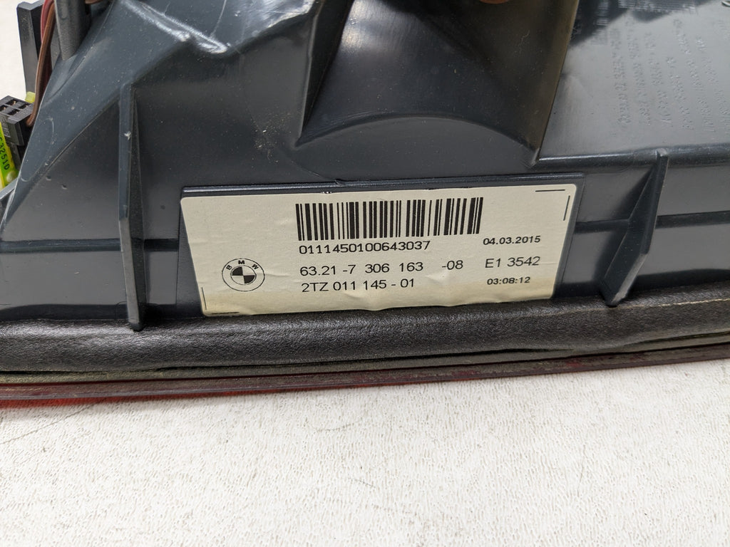 2014 - 2016 BMW 528I OEM TAIL LIGHT ASSEMBLY INNER LID MOUNTED REAR LEFT SIDE