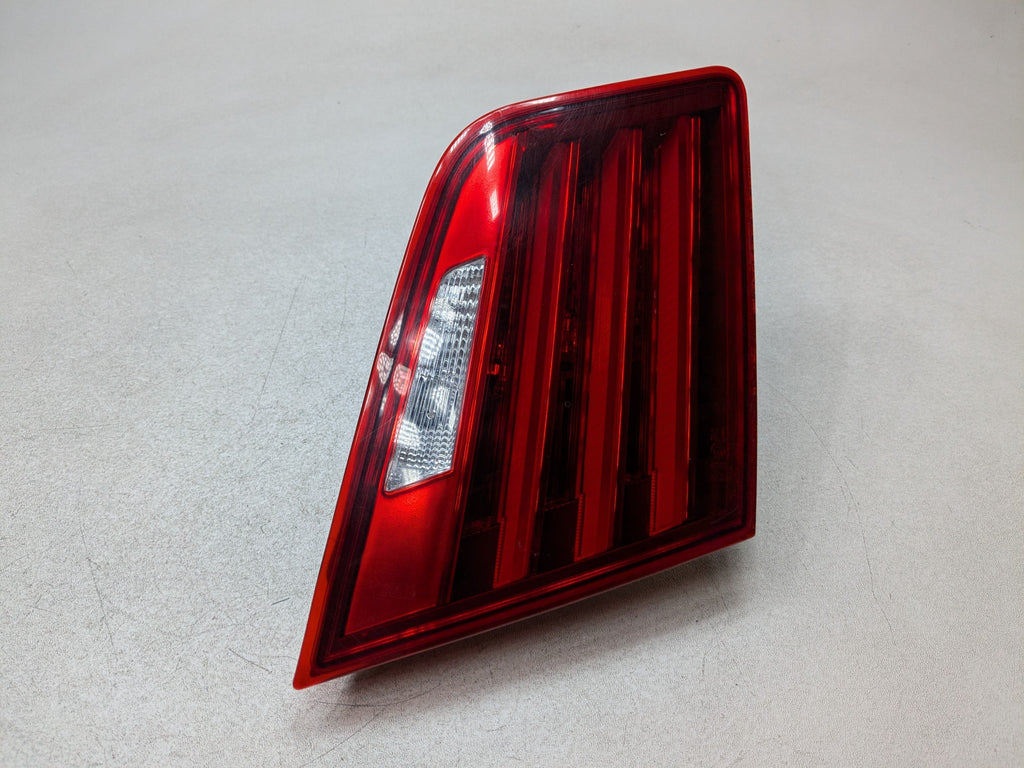 2014 - 2016 BMW 528I OEM TAIL LIGHT ASSEMBLY INNER LID MOUNTED REAR LEFT SIDE