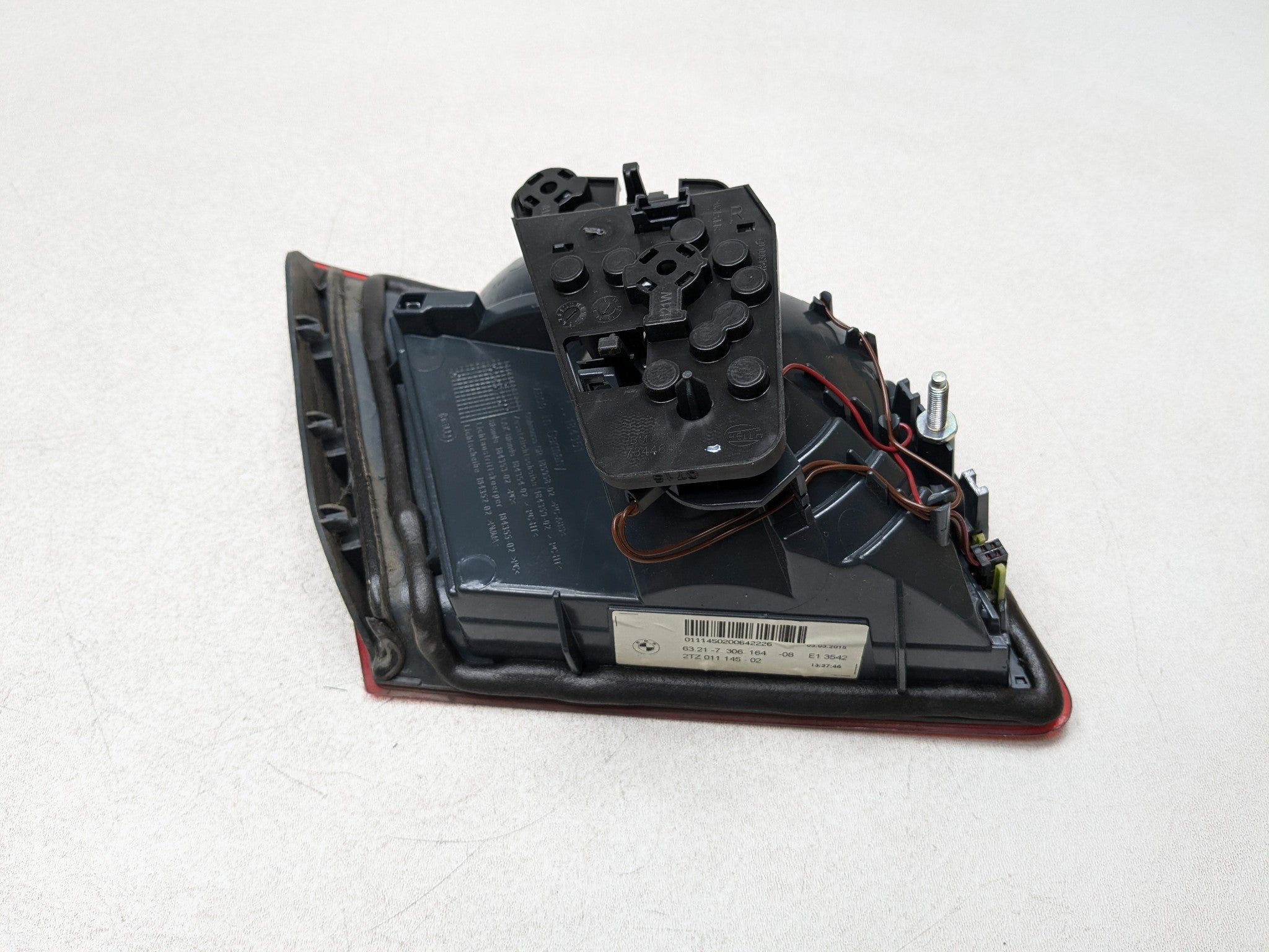 2014 - 2016 BMW 528I OEM TAIL LIGHT ASSEMBLY INNER LID MOUNTED REAR RIGHT SIDE