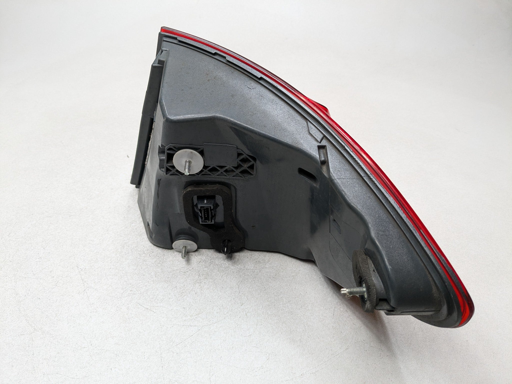 2014 - 2016 BMW 528I OEM LID MOUNTED TAIL LIGHT ASSEMBLY REAR LEFT DRIVER SIDE