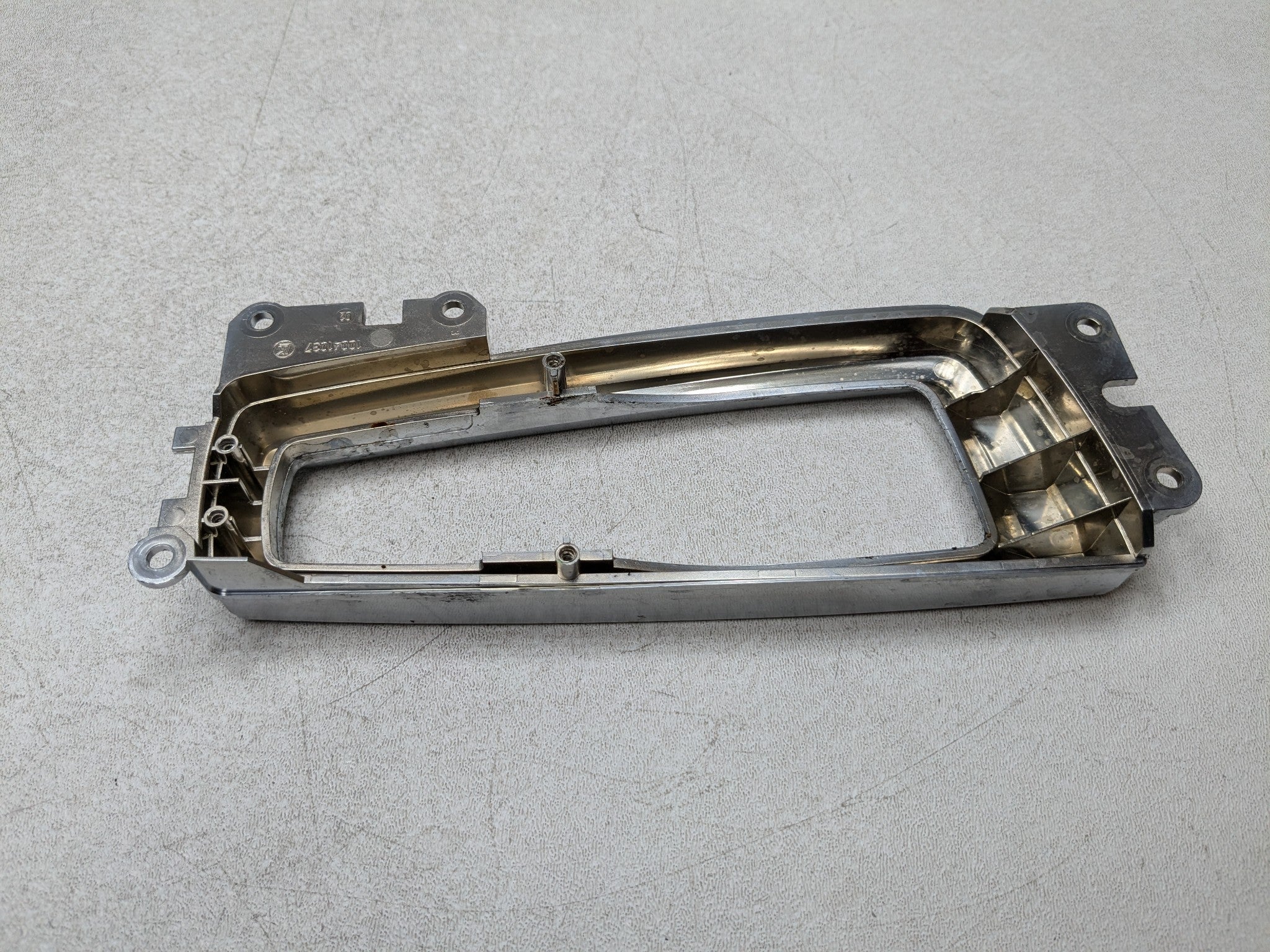 2014 - 2016 BMW 528I OEM CONSOLE EMERGENCY PARKING BRAKE SHIFTER TRIM