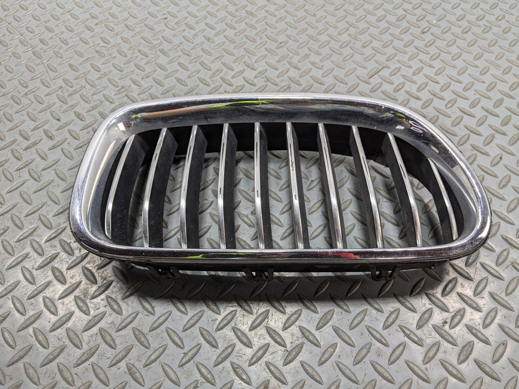 2014 - 2016 BMW 528I OEM BUMPER UPPER GRILLE FRONT RIGHT PASSENGER SIDE