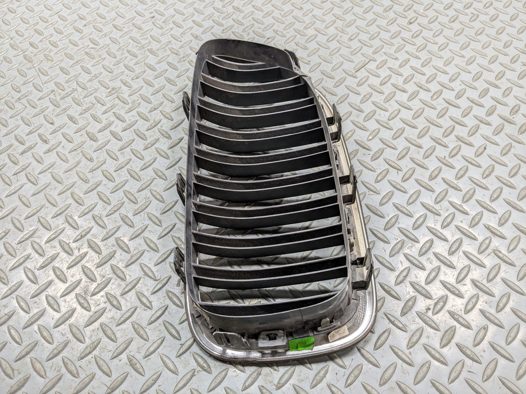 2014 - 2016 BMW 528I OEM BUMPER UPPER GRILLE FRONT RIGHT PASSENGER SIDE