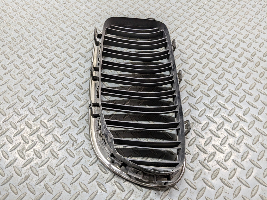 2014 - 2016 BMW 528I OEM BUMPER UPPER GRILLE FRONT RIGHT PASSENGER SIDE