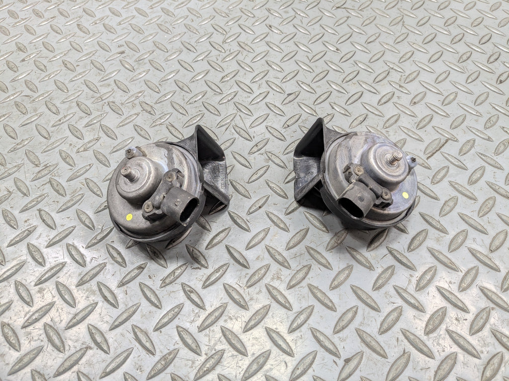 2014 - 2016 BMW 528I OEM LOW AND HIGH TONE PITCH NOTE SIGNAL HORN SET OF 2