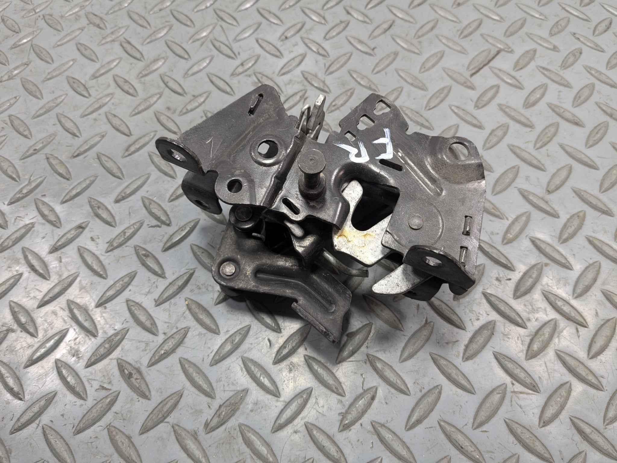 2014 - 2016 BMW 528I OEM HOOD BONNET LOCK LATCH ACTUATOR RIGHT PASSENGER SIDE