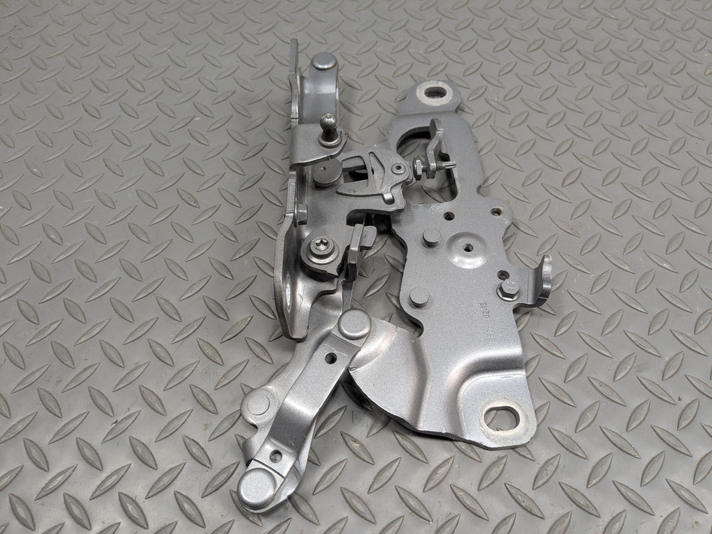 2014 - 2016 BMW 528I OEM HOOD HINGE SUPPORT BRACKET FRONT LEFT DRIVER SIDE