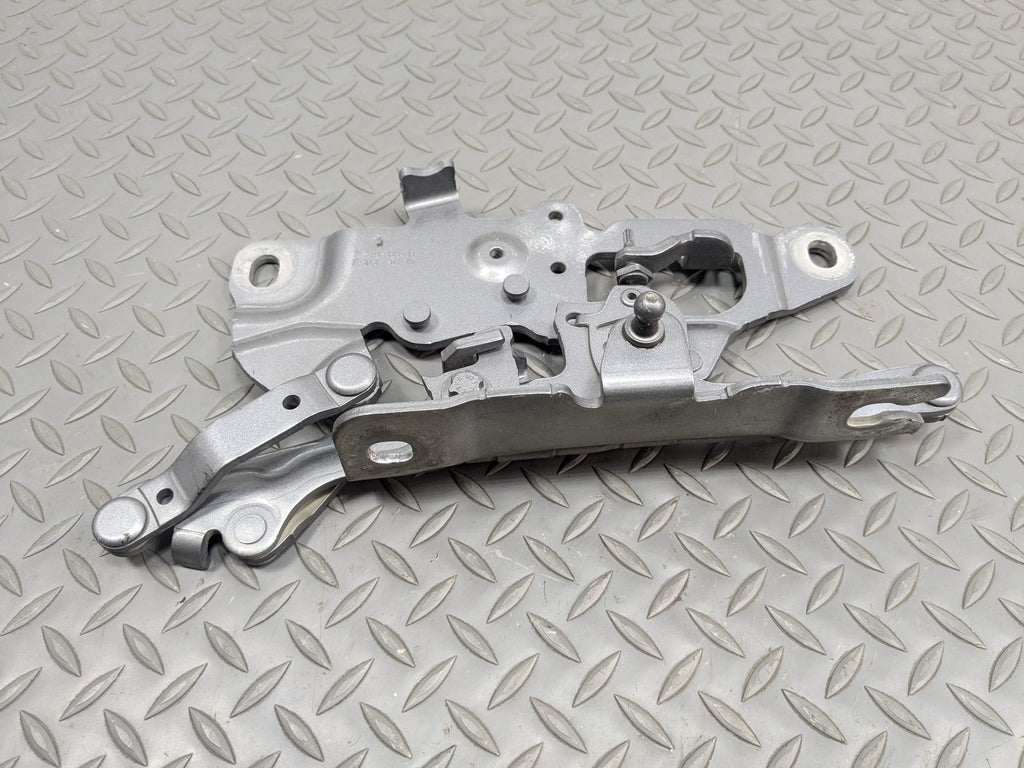 2014 - 2016 BMW 528I OEM HOOD HINGE SUPPORT BRACKET FRONT RIGHT PASSENGER SIDE