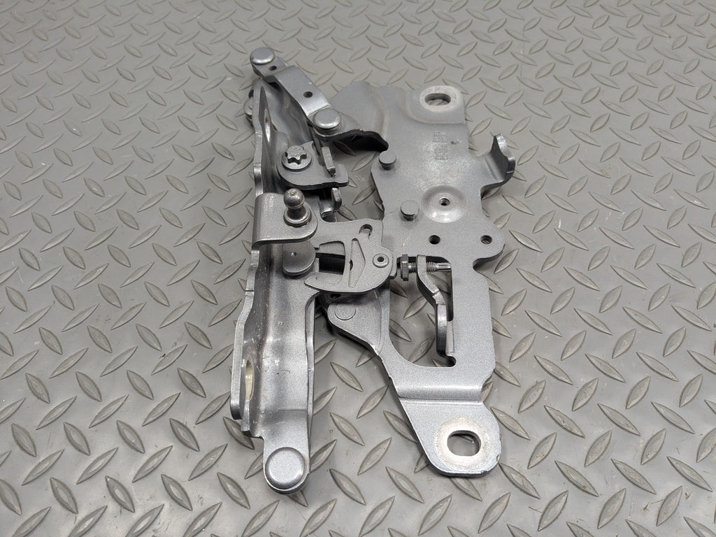 2014 - 2016 BMW 528I OEM HOOD HINGE SUPPORT BRACKET FRONT RIGHT PASSENGER SIDE