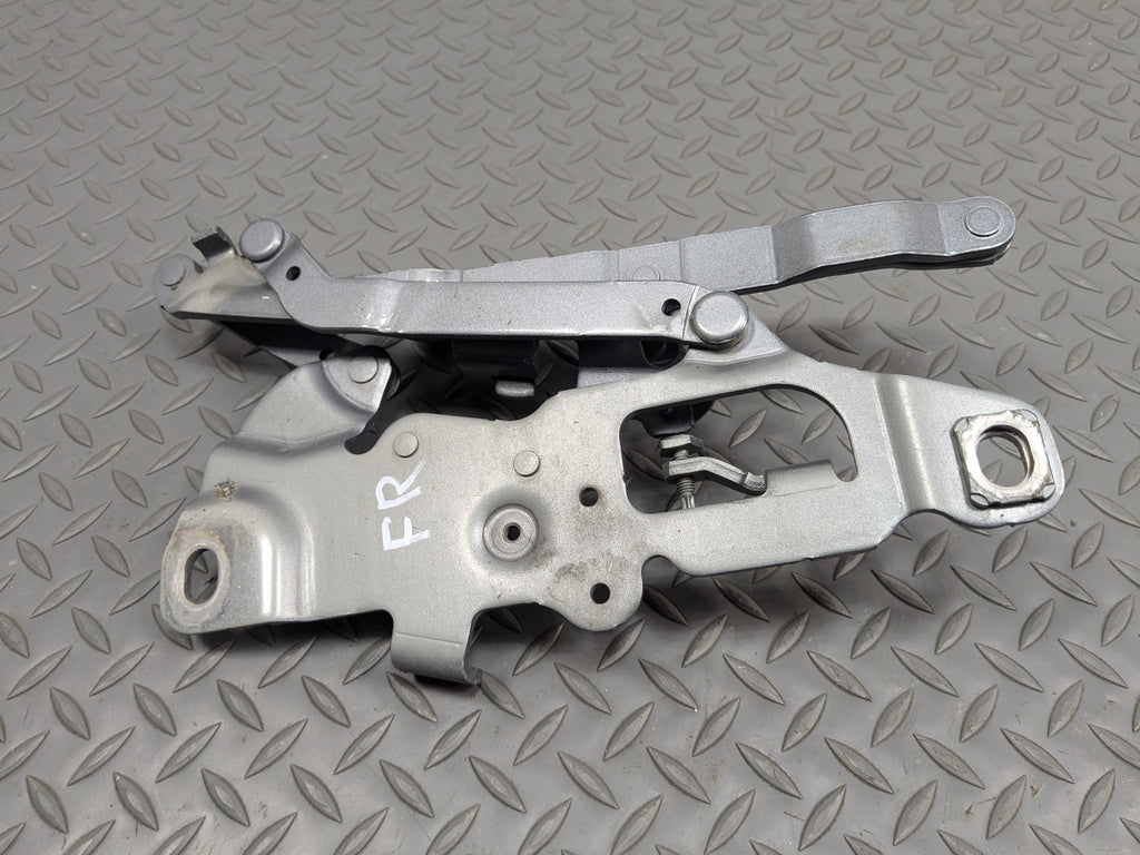2014 - 2016 BMW 528I OEM HOOD HINGE SUPPORT BRACKET FRONT RIGHT PASSENGER SIDE