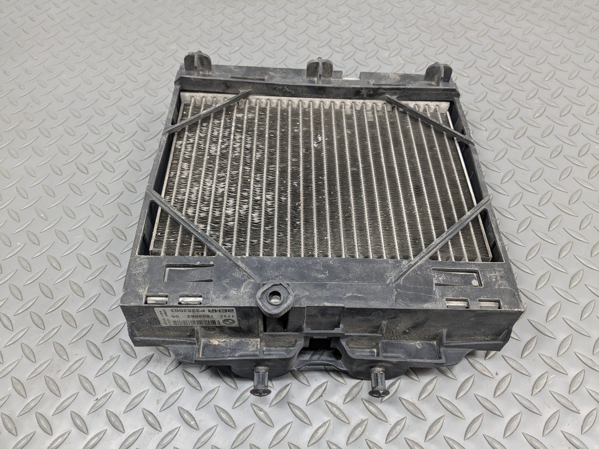 2014 - 2016 BMW 528I OEM ENGINE AUXILIARY OIL COOLER RADIATOR LEFT DRIVER SIDE