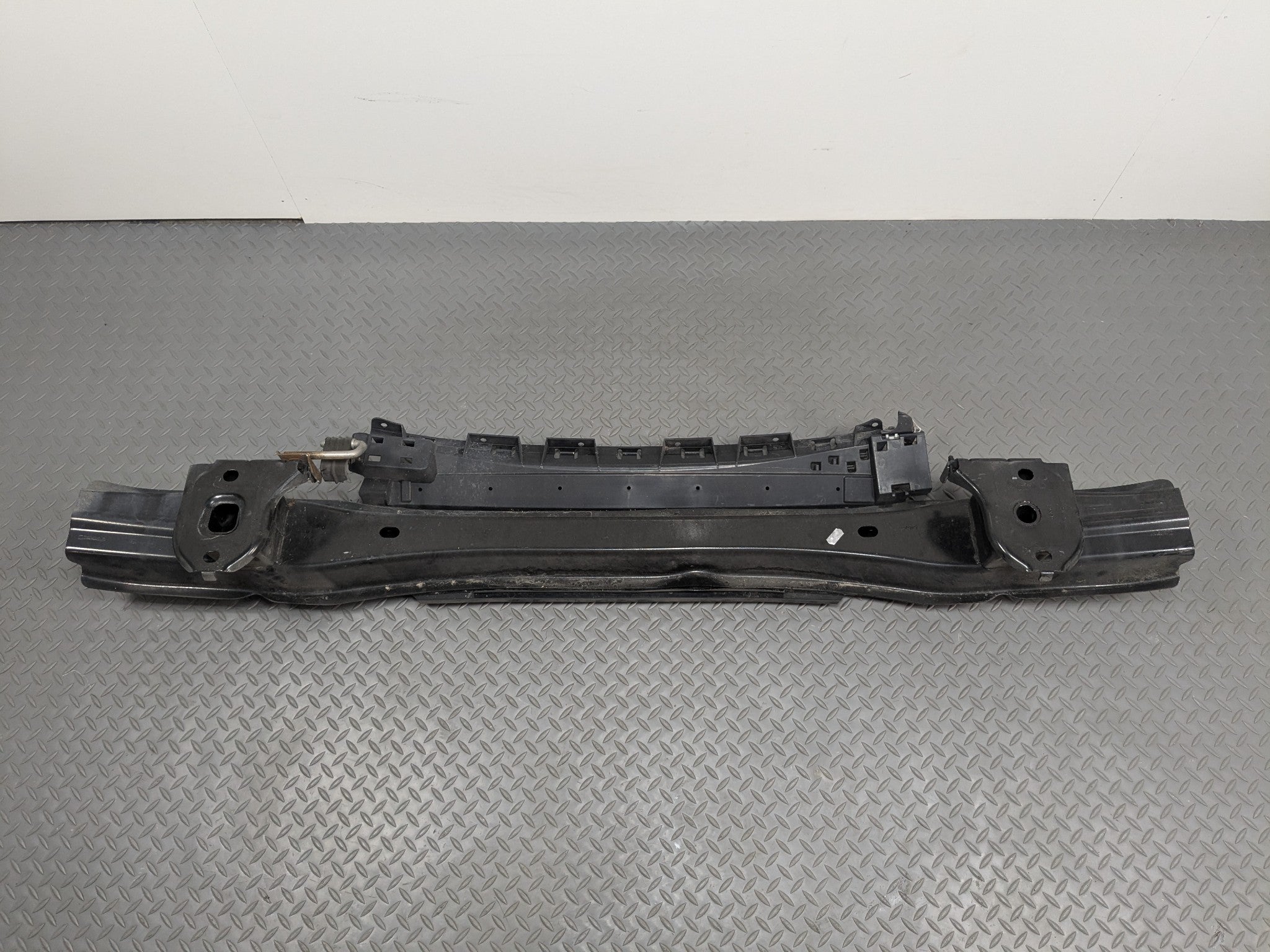2014 - 2016 BMW 528I OEM REAR REINFORCEMENT IMPACT BAR REBAR