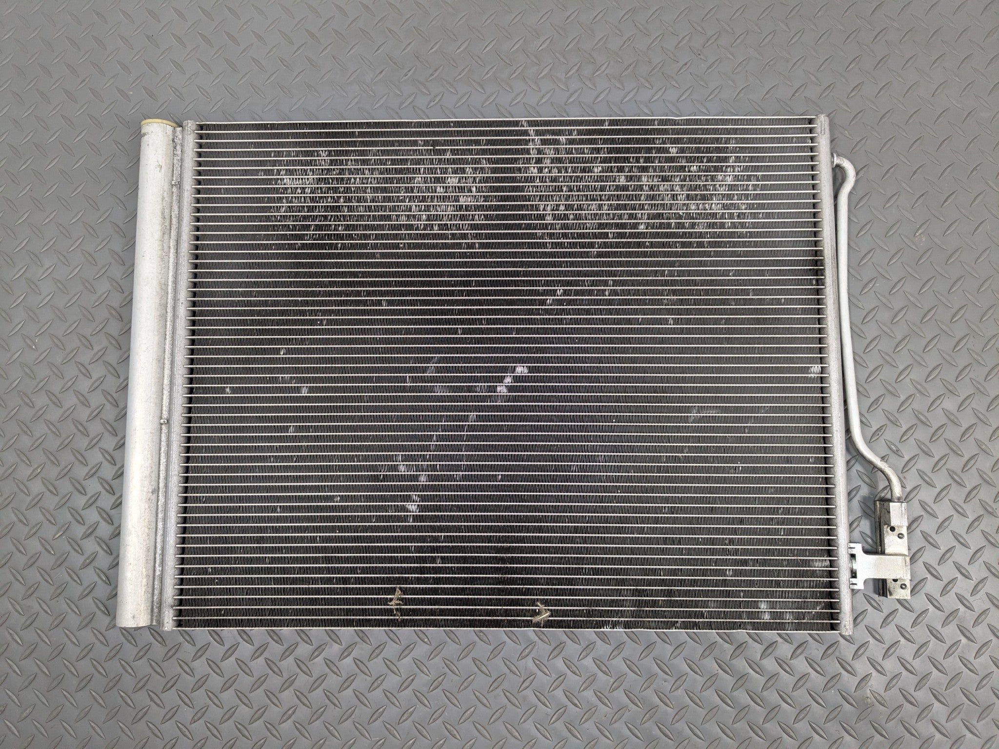 2014 - 2016 BMW 528I OEM AC AIR CONDITIONING CONDENSER RADIATOR ASSEMBLY